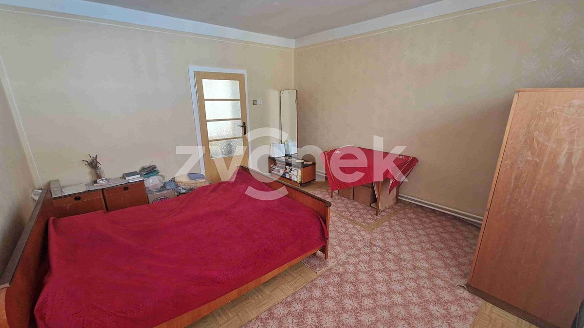 Prodej rodinného domu 200 m², pozemek 696 m² – fotografie 4