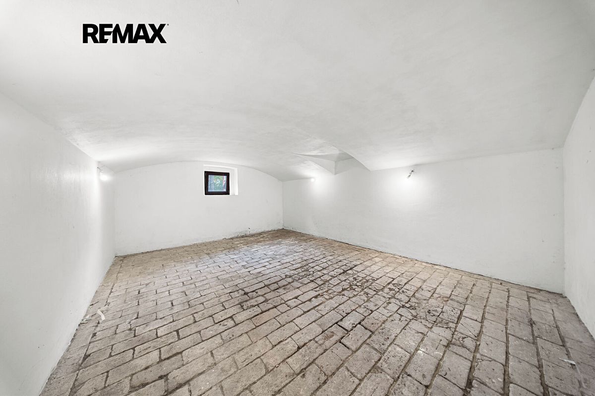 Prodej kanceláře 61 m² – fotografie 3