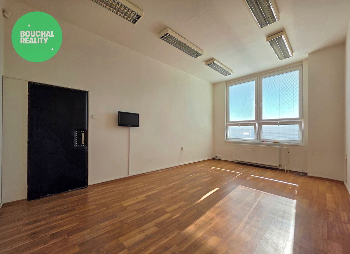 Pronájem kanceláře 40 m² – fotografie 2