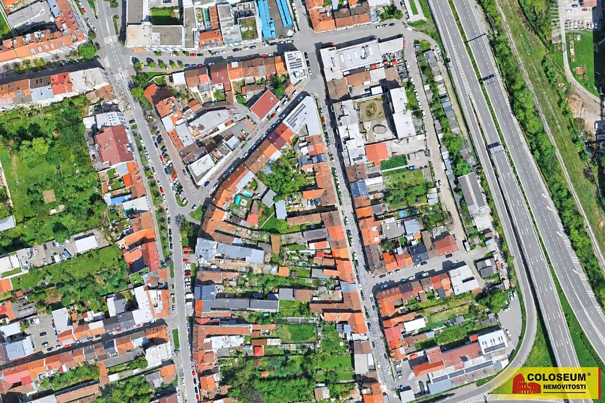 Prodej garáže 18 m² – fotografie 5