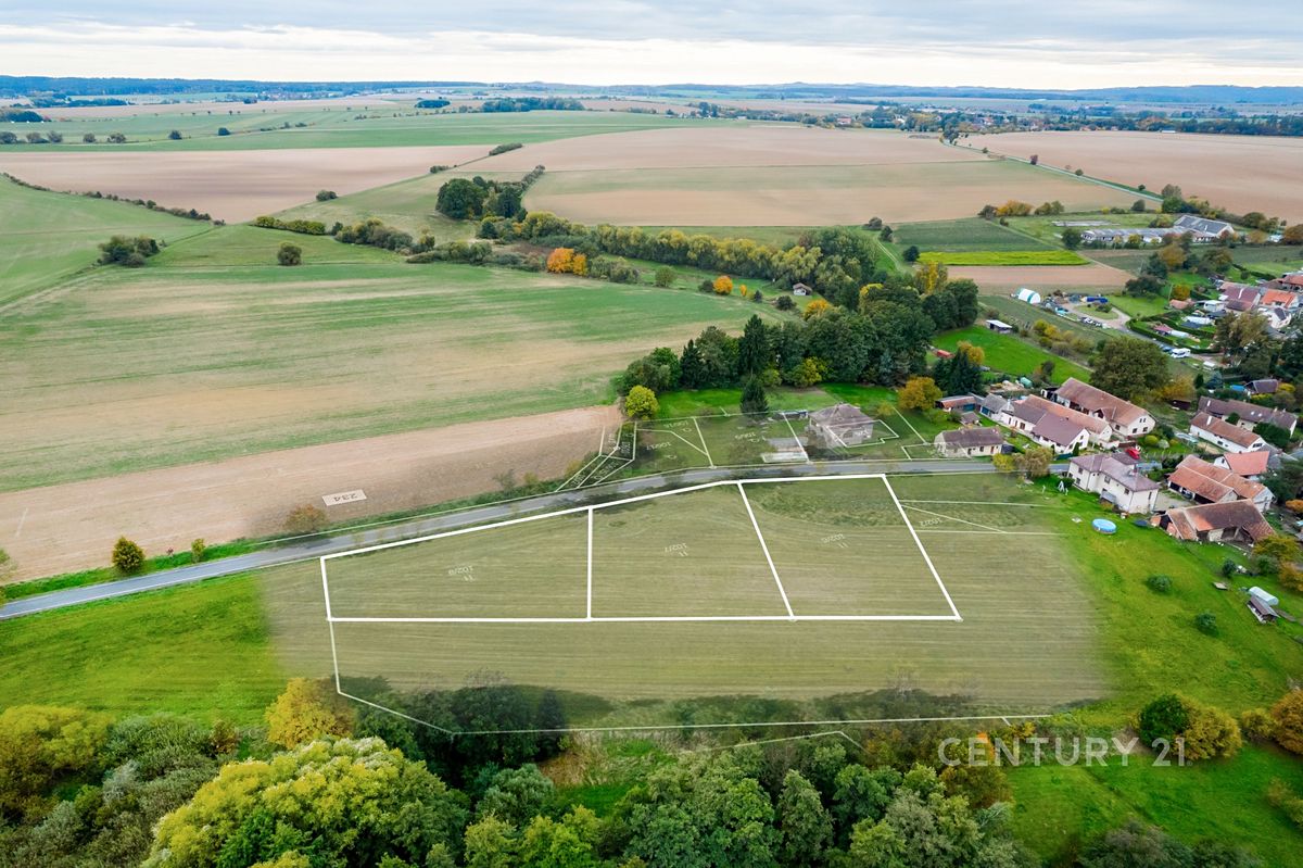 Prodej stavebního pozemku 1738 m² – fotografie 3
