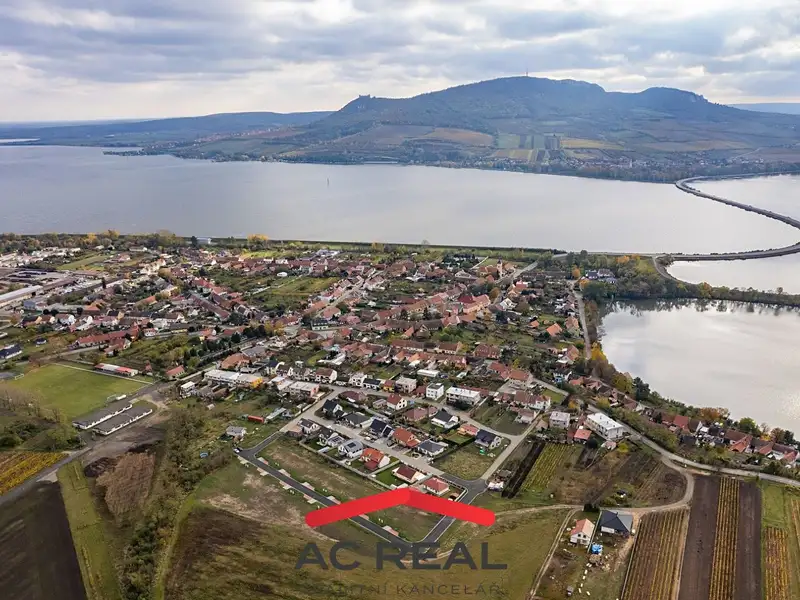 Prodej bytu 2+kk 46 m², Strachotín – náhled fotky 2