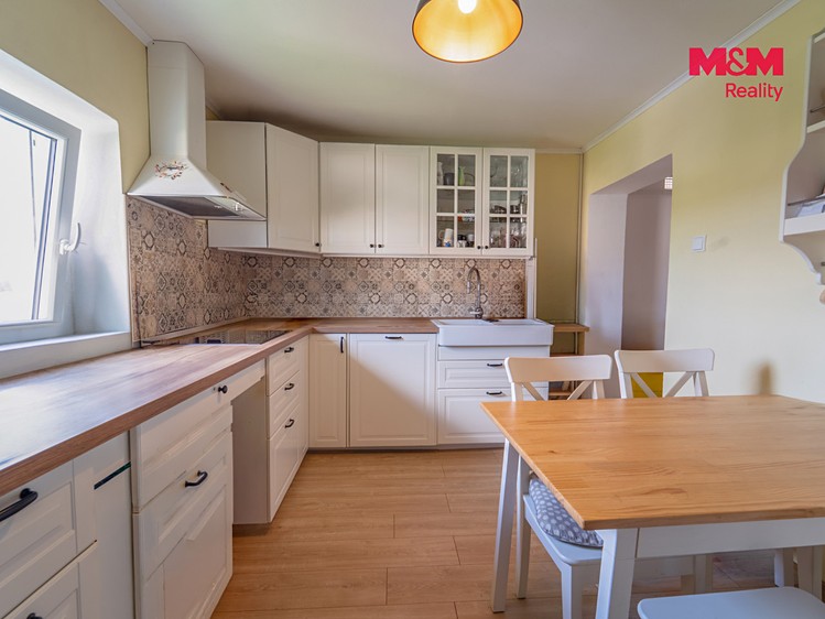 Prodej komerčního prostoru, 213 m² (2 z 30)