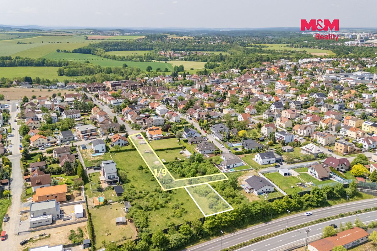 Prodej stavebního pozemku 703 m² – fotografie 3