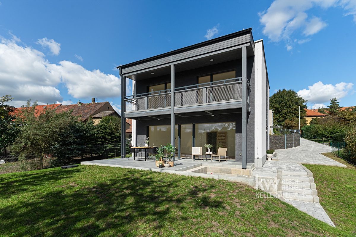 Prodej rodinného domu 117 m², pozemek 543 m² – fotografie 2