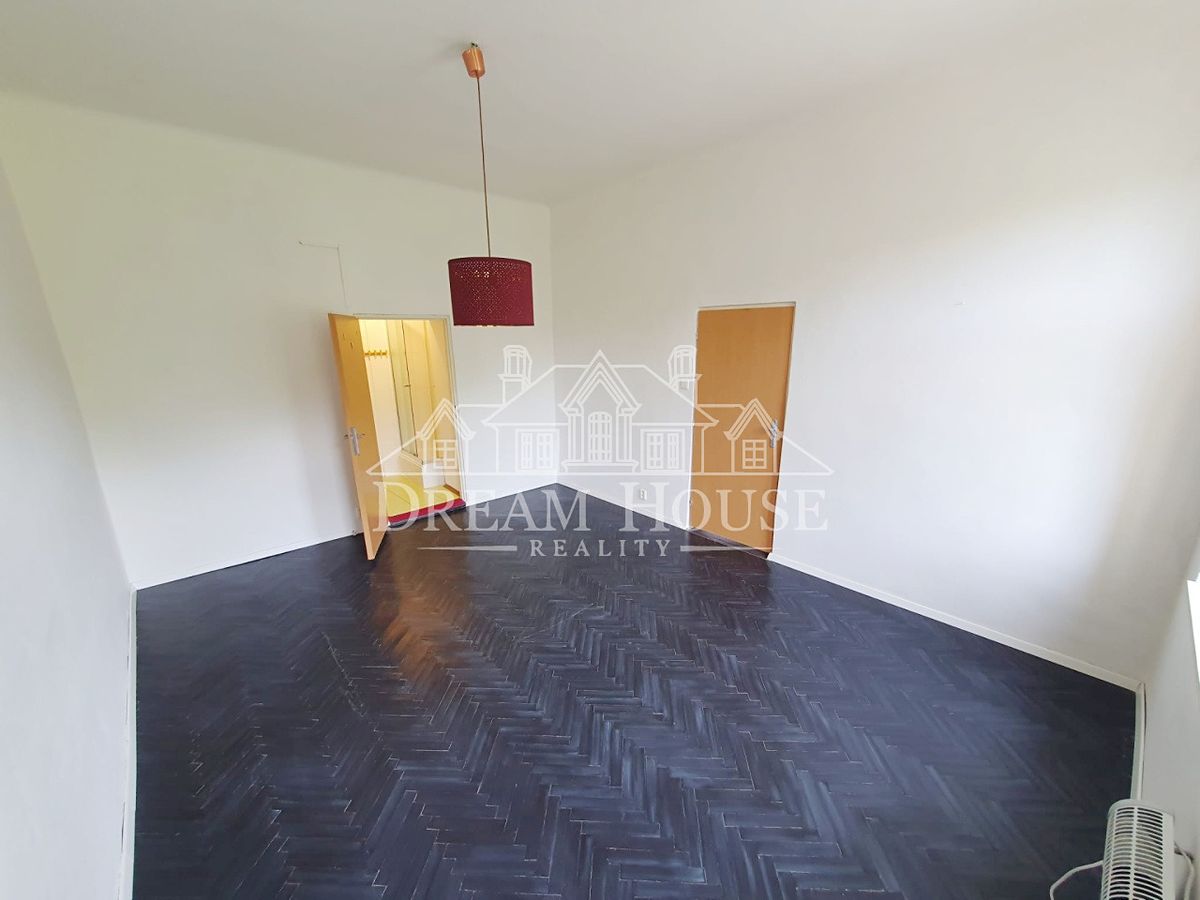 Pronájem bytu 2+kk 40 m² – fotografie 4