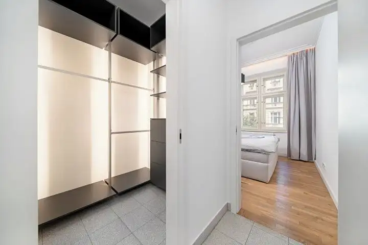 Pronájem bytu 2+kk 58 m², Praha – náhled fotky 3