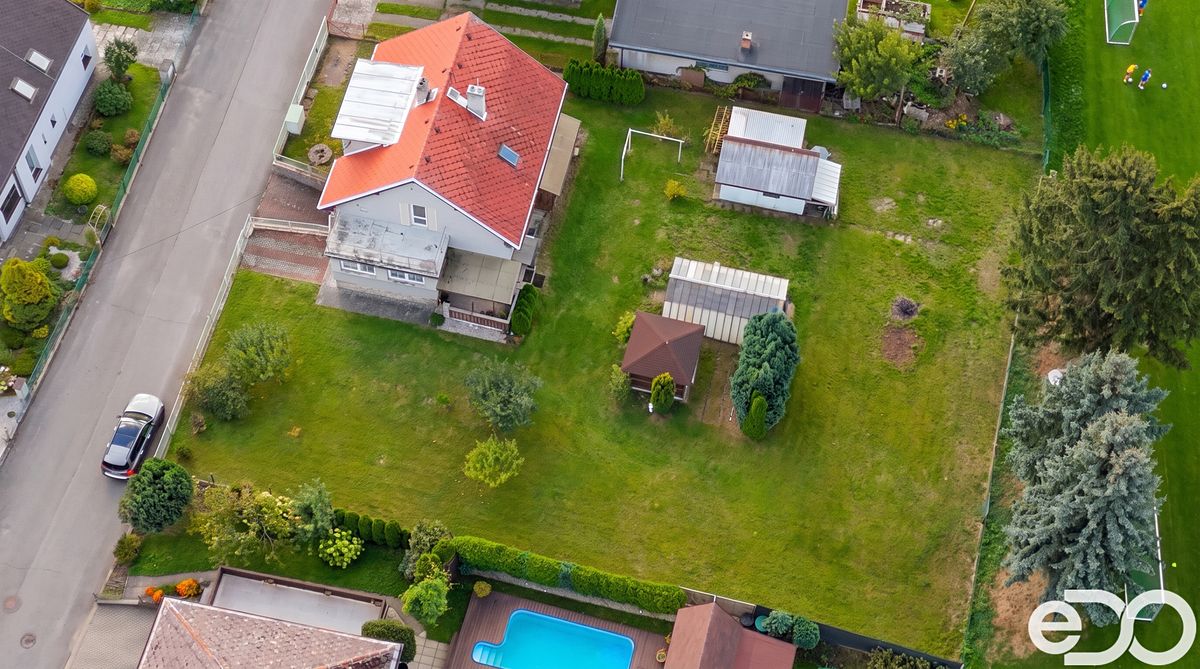 Prodej rodinného domu 177 m², pozemek 1195 m² – fotografie 3