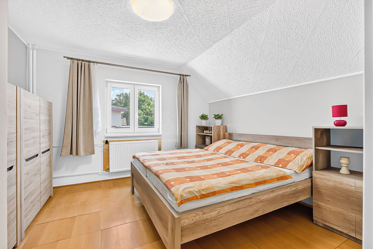 Prodej rodinného domu 370 m², pozemek 401 m² – fotografie 5