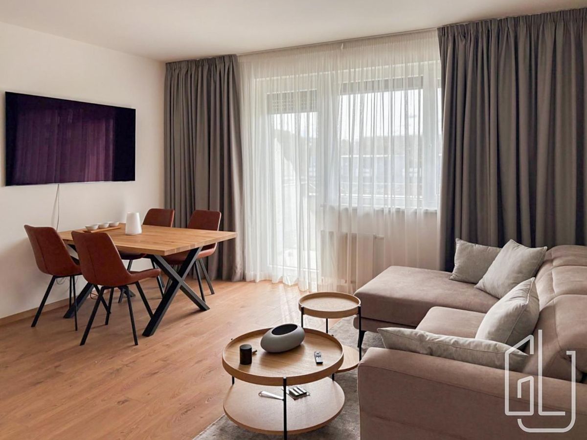 Pronájem bytu 2+kk 52 m², Praha – fotka 1 z 3