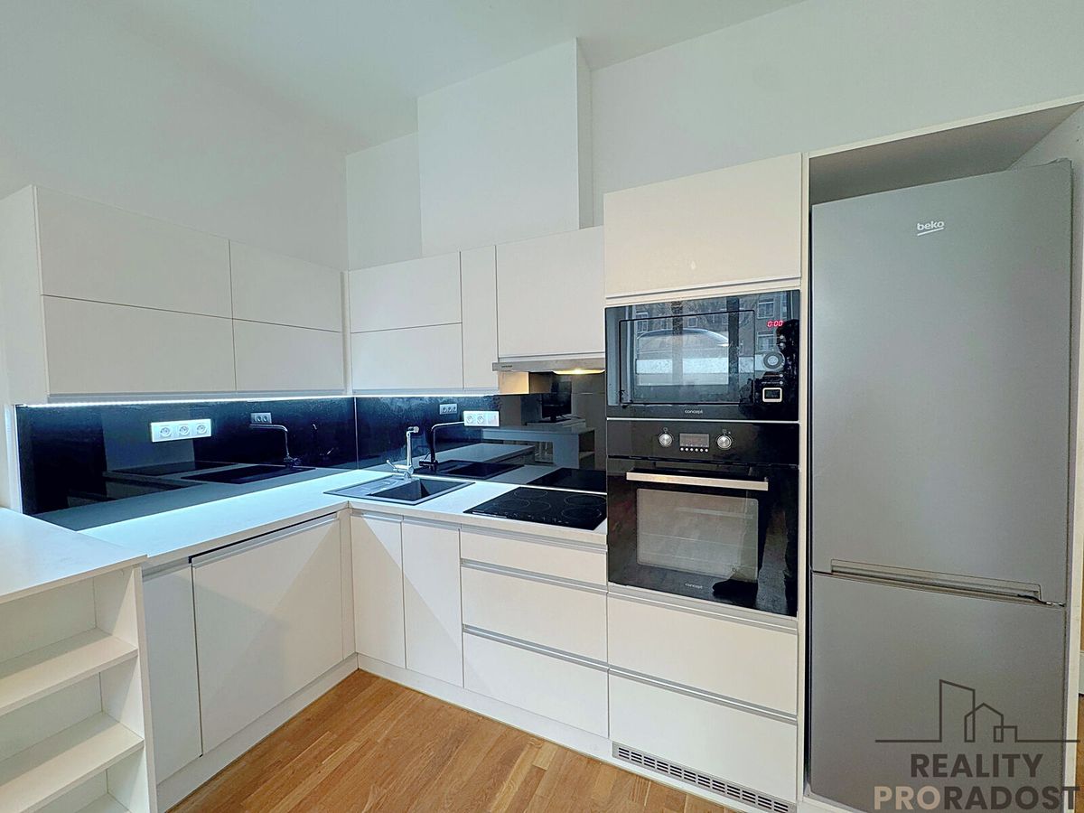 Pronájem bytu 2+kk 64 m² – fotografie 2