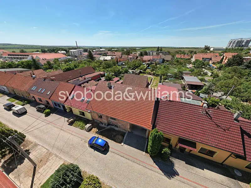 Prodej rodinného domu 432 m², pozemek 801 m², Velké Pavlovice – náhled fotky 2