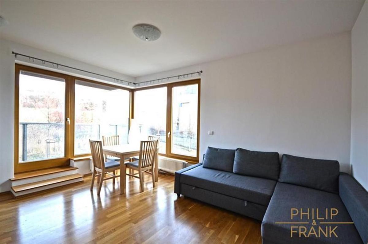 Pronájem bytu 2+kk 56 m² – fotografie 3
