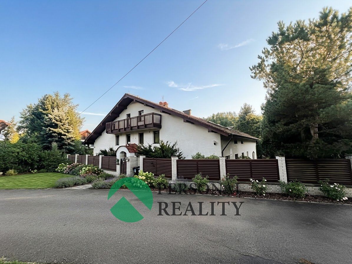 Prodej vícegeneračního domu 1100 m², pozemek 2165 m² – fotografie 2