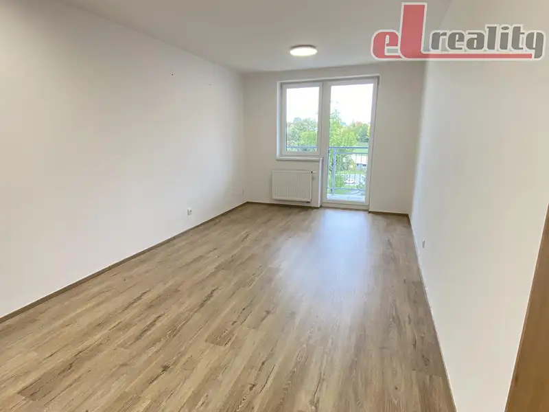 Pronájem bytu 1+kk 29 m², Hranice – náhled fotky 2