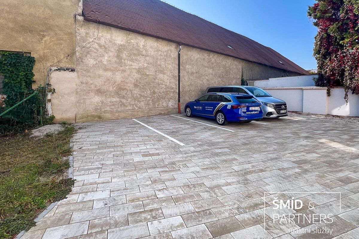 Prodej garážového stání 12 m² – fotografie 4