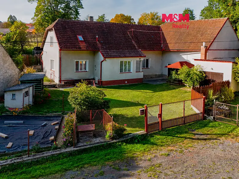 Prodej rodinného domu 227 m², pozemek 861 m², Nalžovské Hory – náhled fotky 1