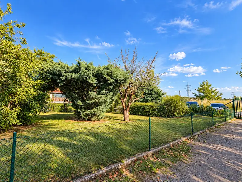 Prodej zahrady 358 m², Praha – náhled fotky 3