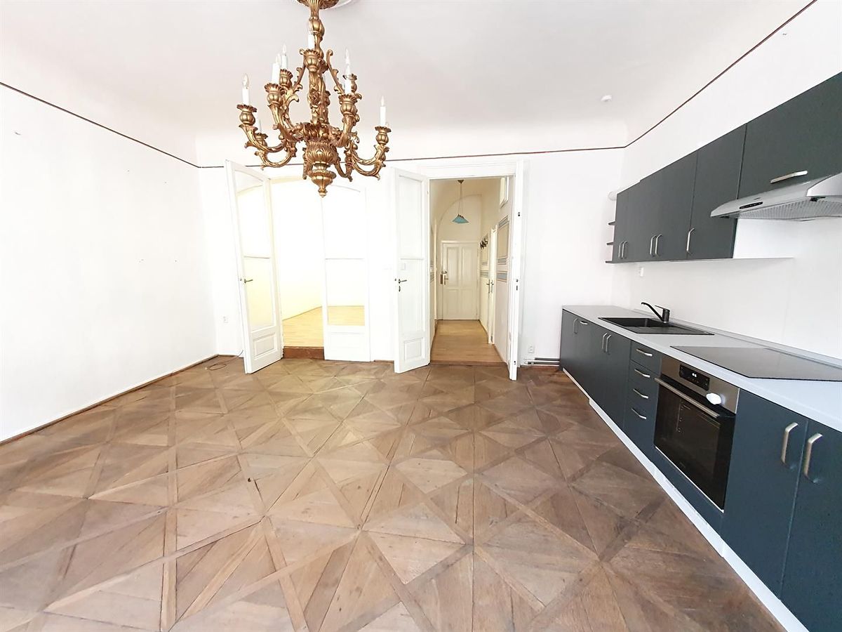 Pronájem bytu 2+kk 48 m² – fotografie 3