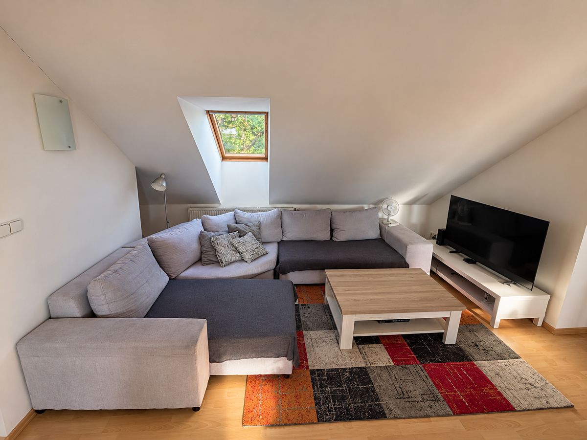 Pronájem bytu 3+kk 130 m² – fotografie 2