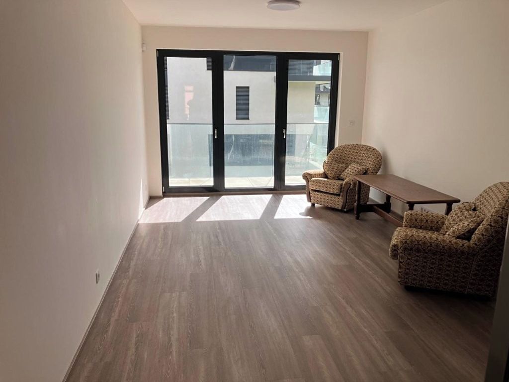 Pronájem bytu 3+kk 71 m² – fotografie 3