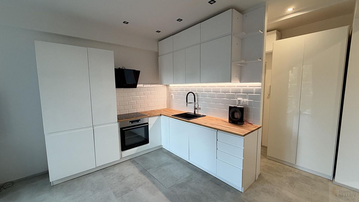 Pronájem bytu 2+kk 37 m² – fotografie 3