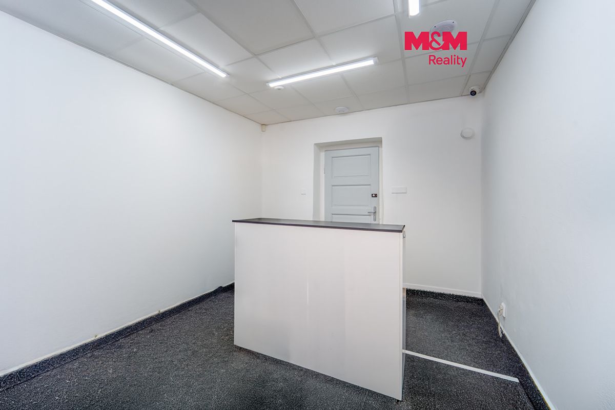 Pronájem obchodního prostoru 43 m²