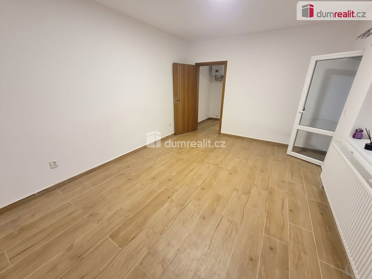 Pronájem bytu 2+kk 39 m² – fotografie 4