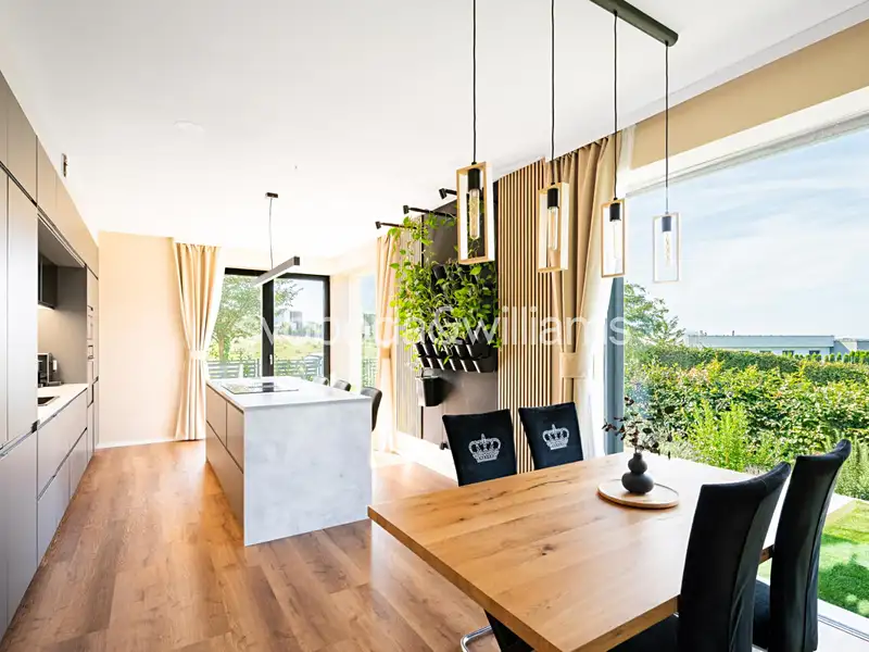 Prodej rodinného domu 225 m², pozemek 933 m², Vysoký Újezd – náhled fotky 3
