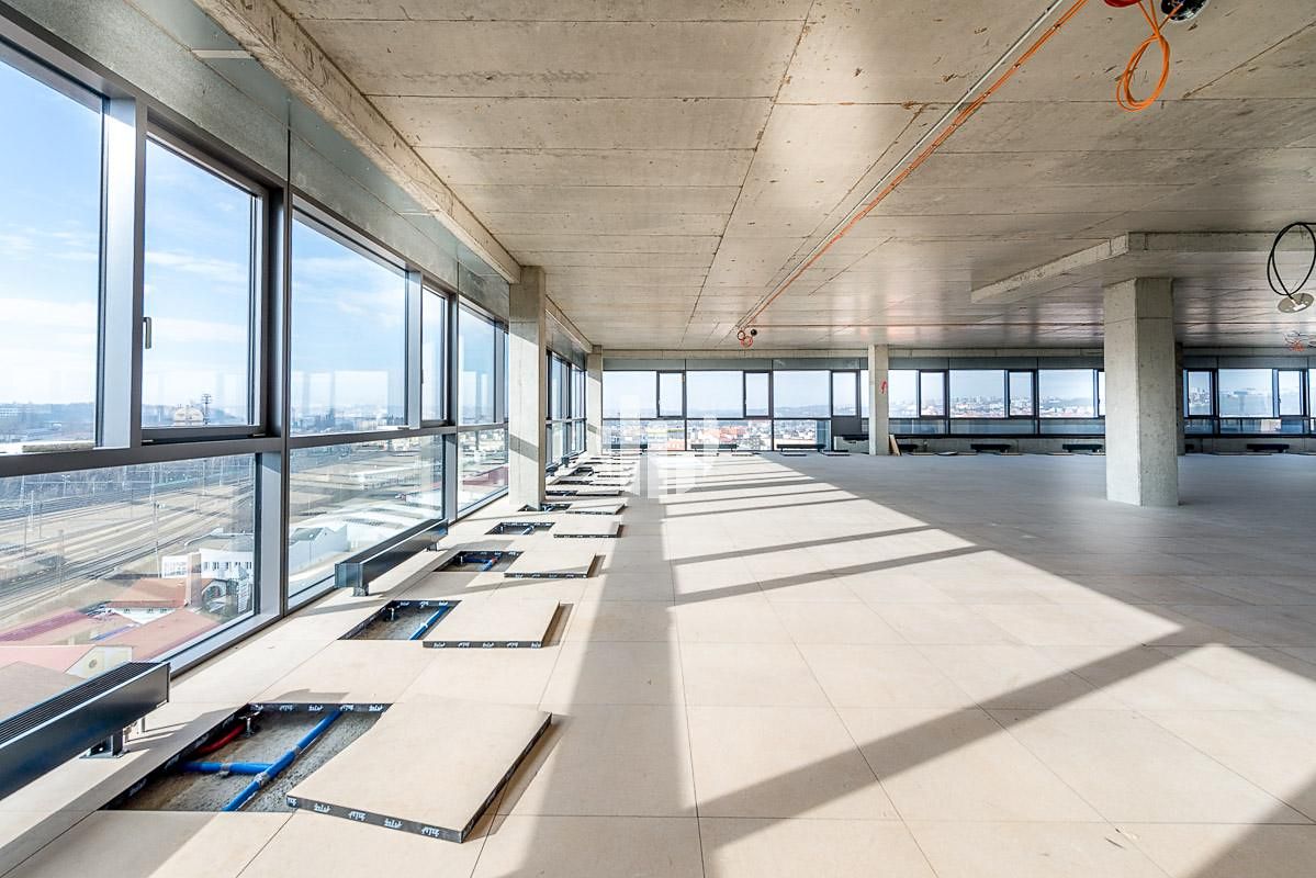 Pronájem kanceláře 739 m² – fotografie 3
