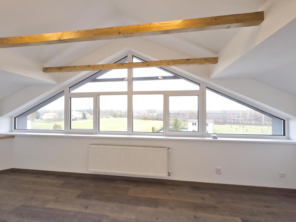 Pronájem bytu 1+kk 28 m² – fotografie 2