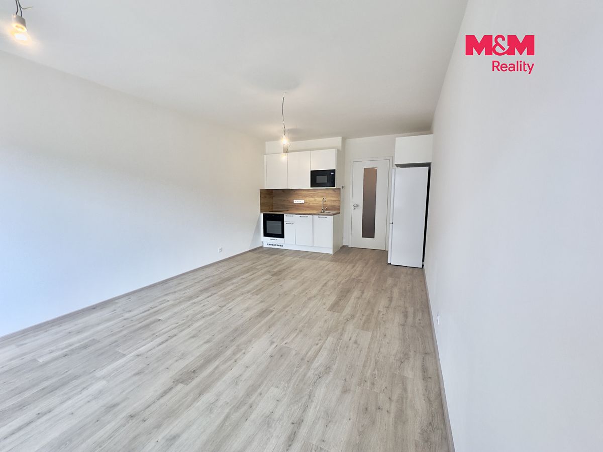 Pronájem bytu 1+kk 34 m² – fotografie 3