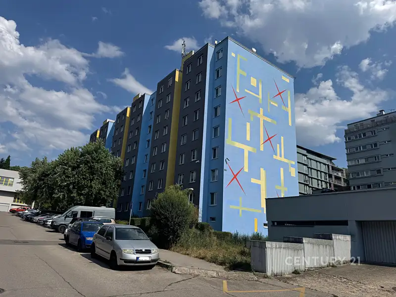 Prodej bytu 1+kk 30 m², Praha – náhled fotky 1