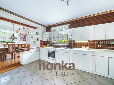 Prodej domu, 189 m² (2 z 32)