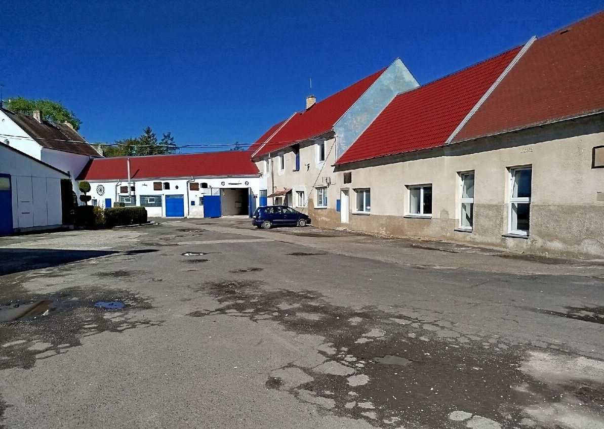 Prodej výrobní haly, prostoru 2000 m² – fotografie 2