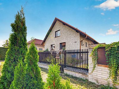 Prodej rodinného domu 196 m², pozemek 863 m²