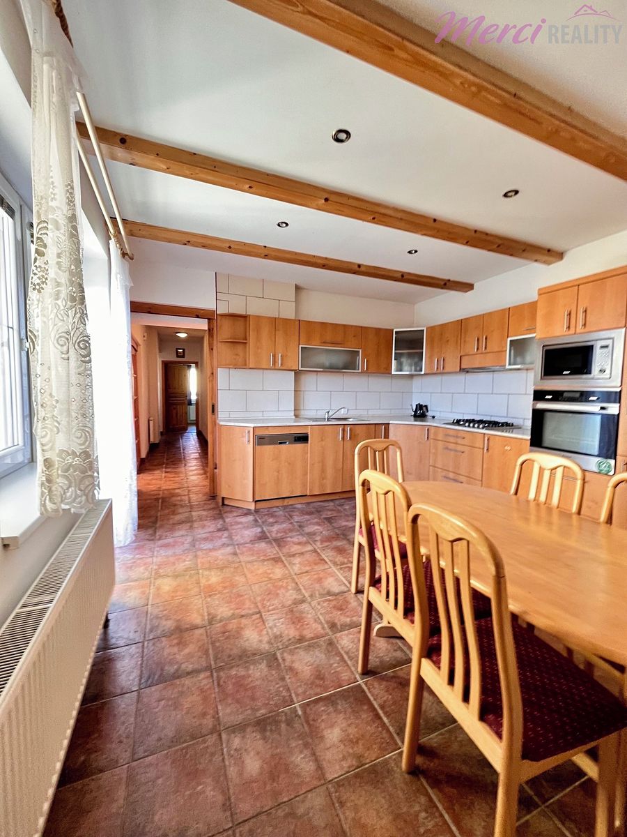 Pronájem rodinného domu 180 m², pozemek 434 m² – fotografie 3