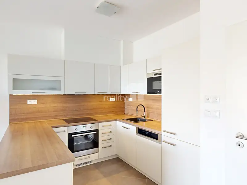 Prodej bytu 3+kk 82 m², Praha – náhled fotky 2