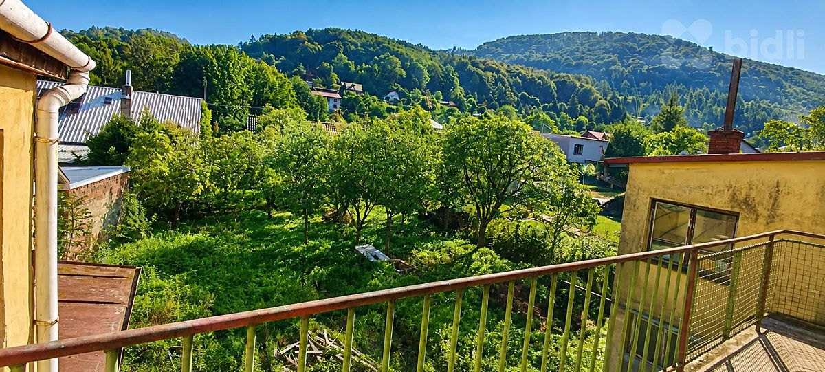 Prodej rodinného domu 270 m², pozemek 658 m² – fotografie 2