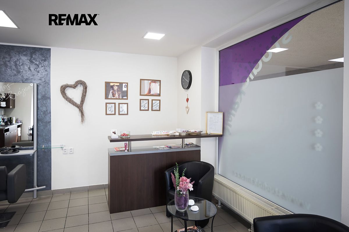 Prodej obchodního prostoru 74 m² – fotografie 3