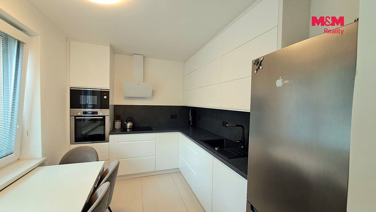 Pronájem bytu 4+1 95 m² – fotografie 2