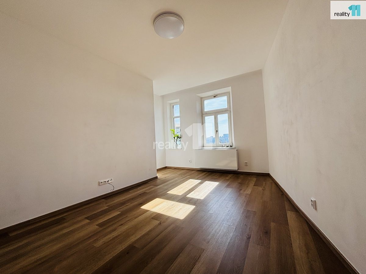 Pronájem bytu 1+1 37 m² – fotografie 2