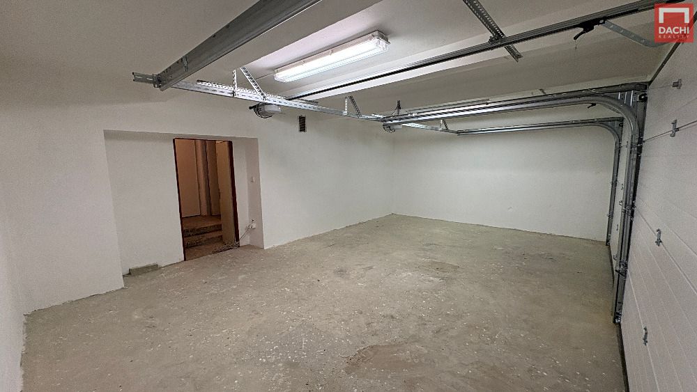 Pronájem garáže 28 m² – fotografie 3