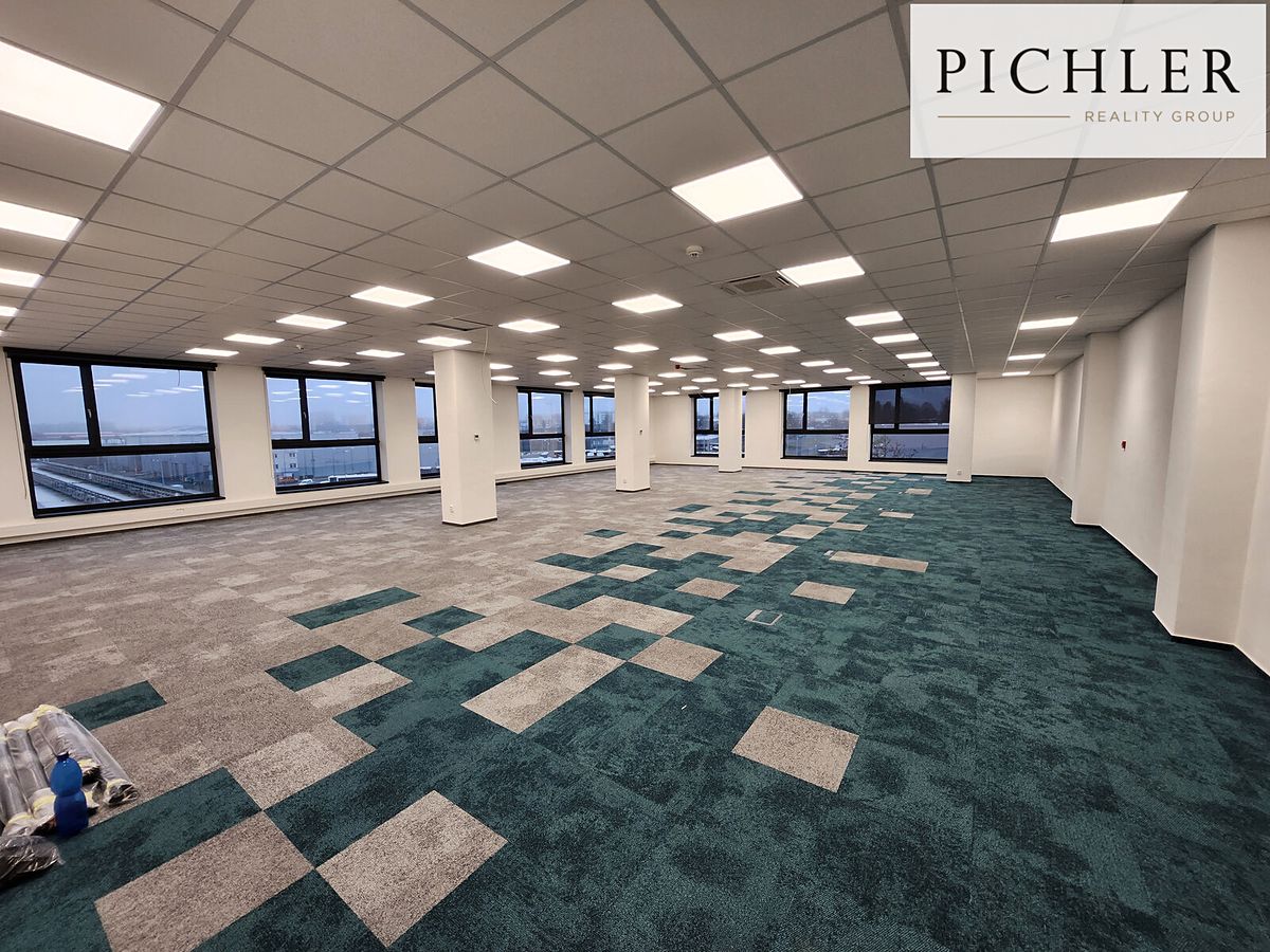 Pronájem kanceláře 571 m²