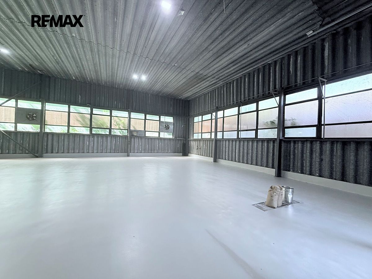 Pronájem skladového prostoru 1100 m² – fotografie 5