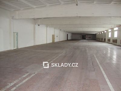 Pronájem skladového prostoru 1090 m²