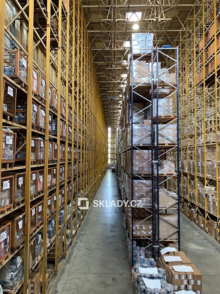 Pronájem skladového prostoru 2800 m² – fotografie 3