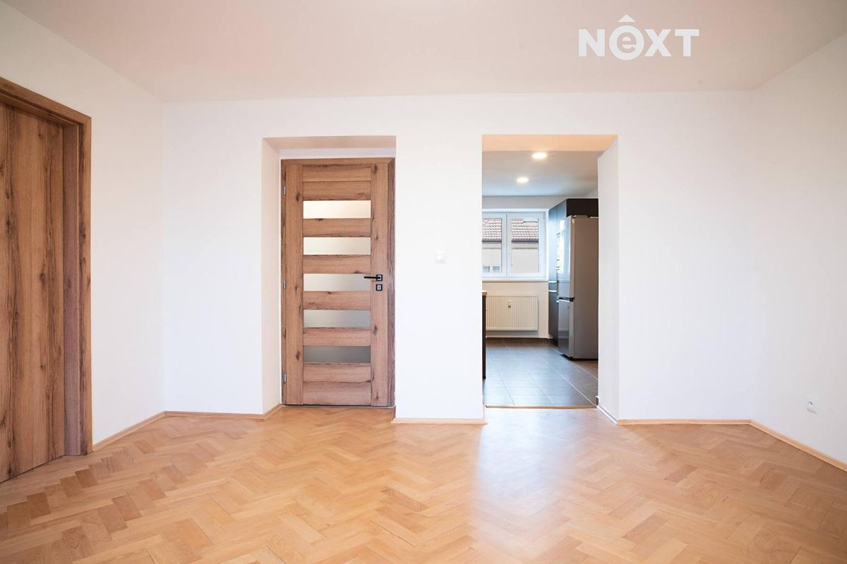 Pronájem bytu 2+1 55 m² – fotografie 3