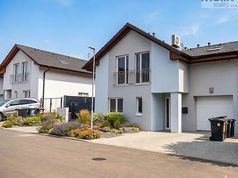Prodej rodinného domu 153 m², pozemek 387 m², Strupčice – náhled fotky 1