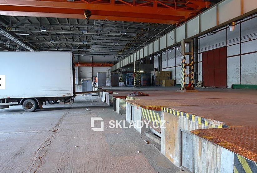 Pronájem skladového prostoru 429 m²